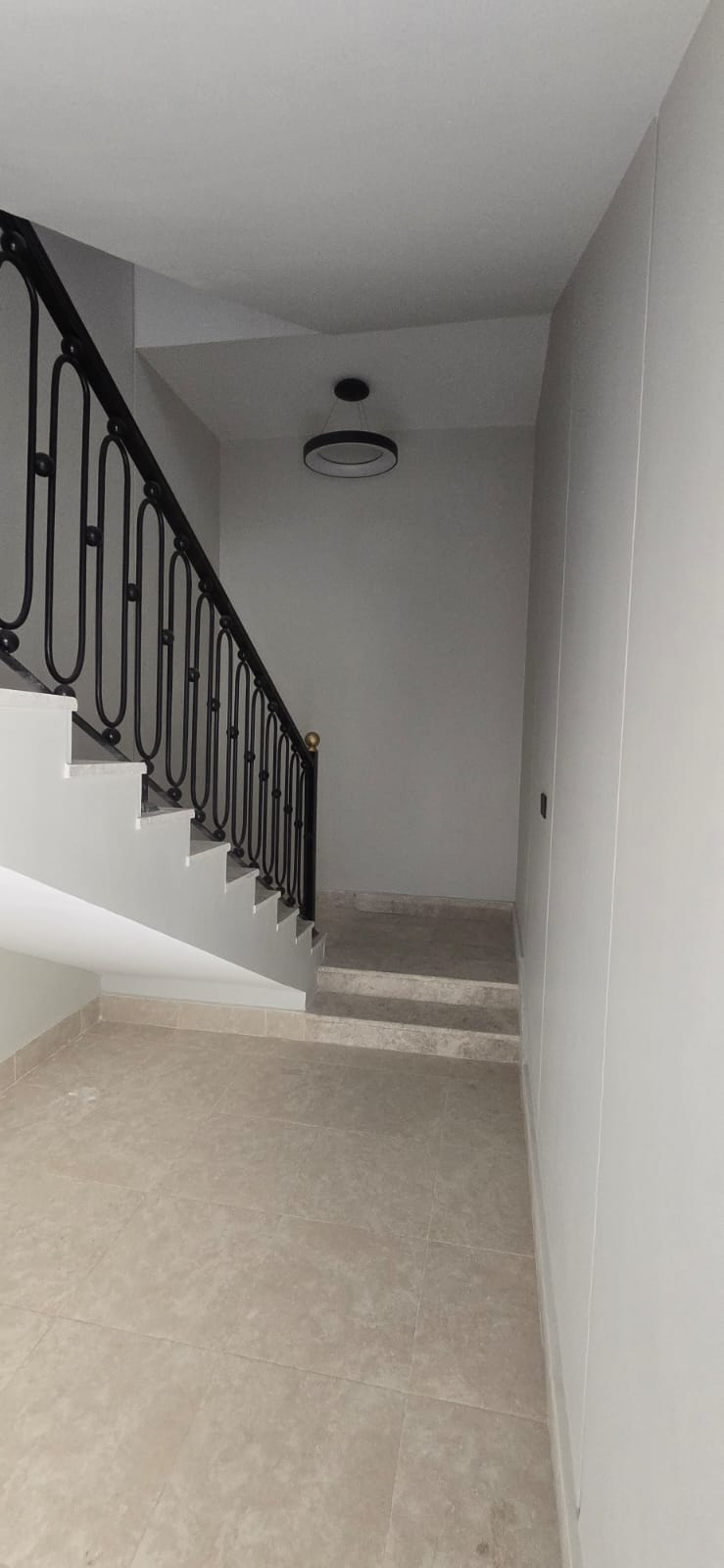 🏠 **For Rent: Two Apartments in a Duplex System (Townhouse)** 